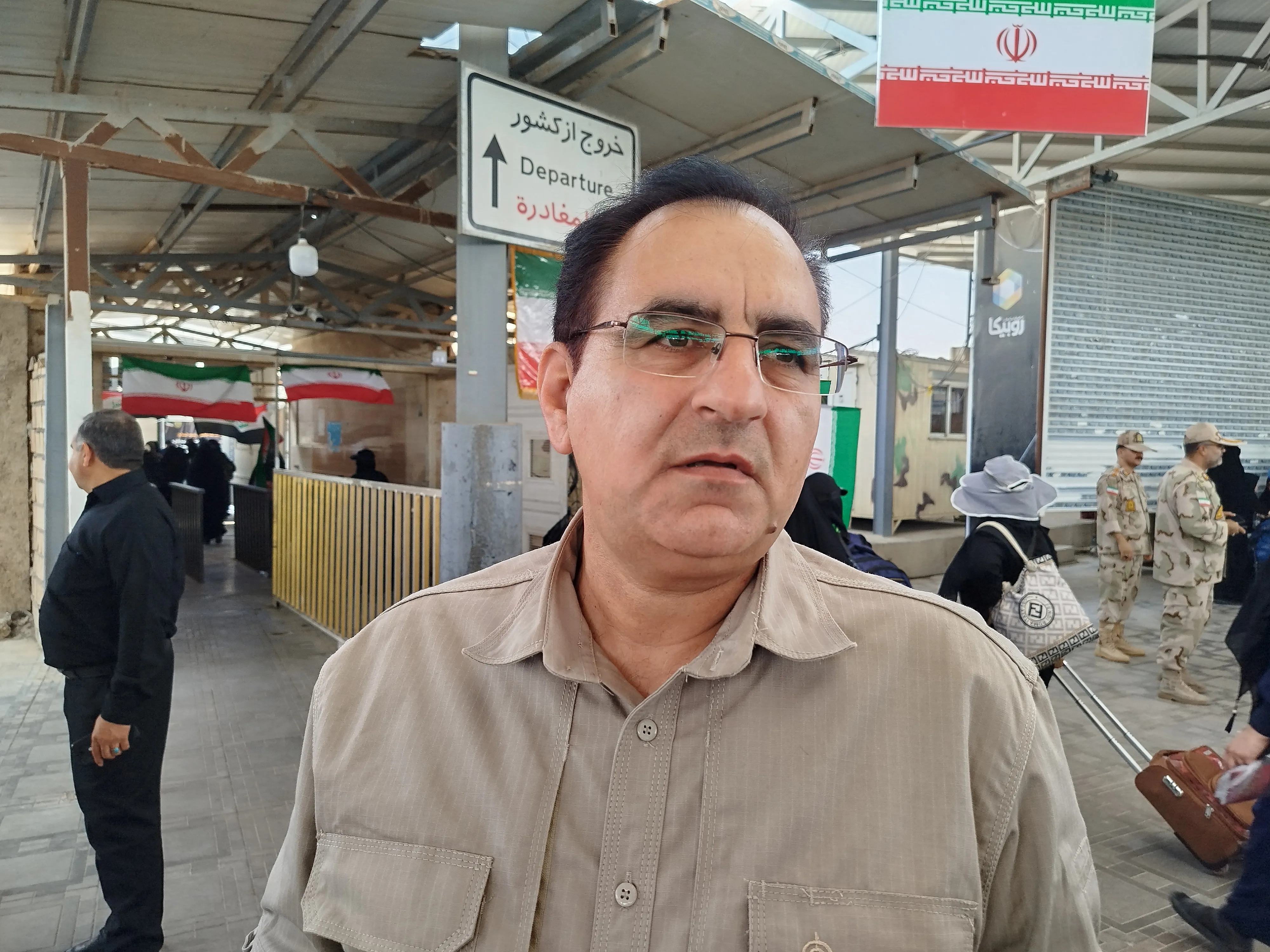 مرز مهران: عبور یک میلیون زائر و پیش‌بینی تردد ۲۰۰ هزار نفر روزانه