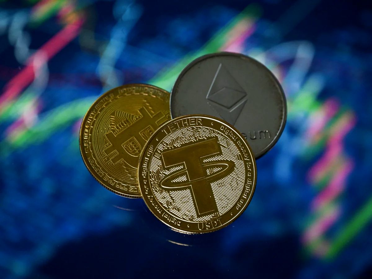 قیمت تتر تا ۱۹۱ هزار تومان پیشروی کرد؛ بیت‌کوین در نبرد ۶۵ هزار دلاری | اتریوم در آستانه تثبیت | افت همزمان آلت‌کوین‌ها زیر سایه نوسانات بازار رمزارزها
