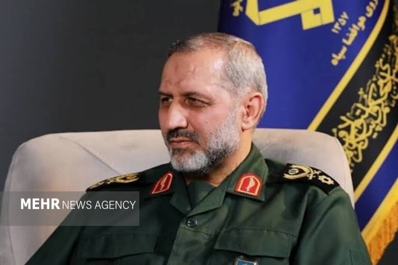 پیام فرمانده هوافضای سپاه به کودکان کرجی؛ قدرت موشکی میراث شهداست