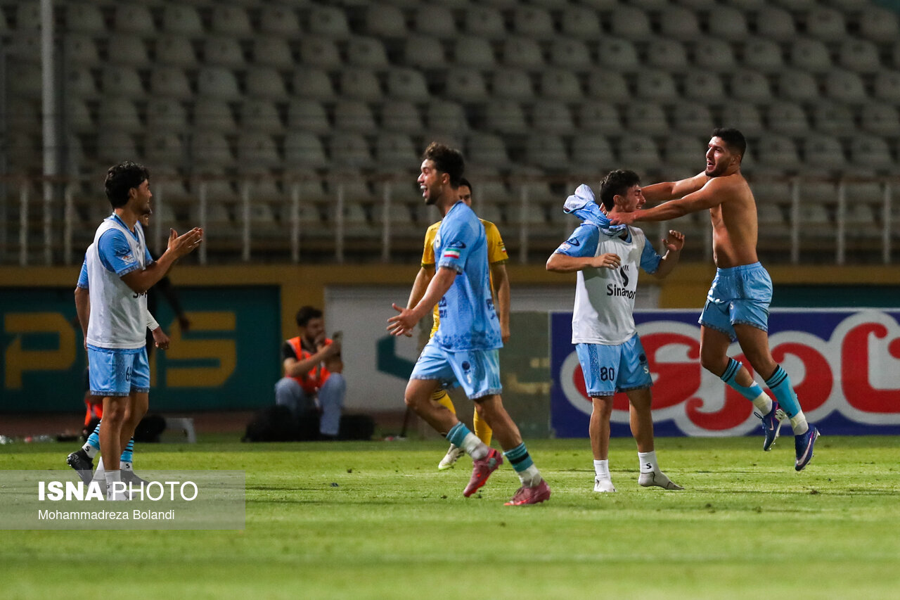 انتقاد فراز فاطمی از عملکرد فدراسیون فوتبال در تعامل با AFC