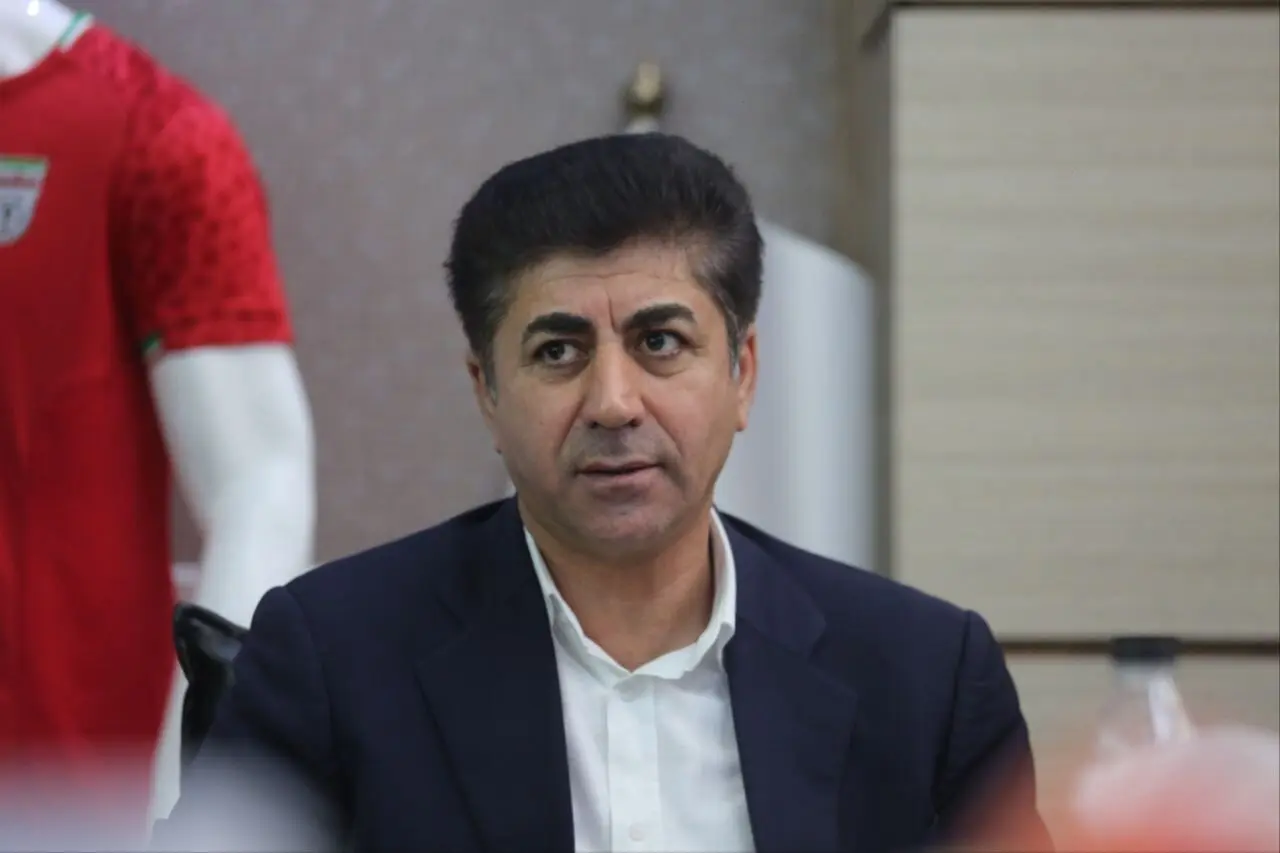حضور هدایت ممبینی در مراسم قرعه‌کشی لیگ برتر؛ پایان گمانه‌زنی‌ها