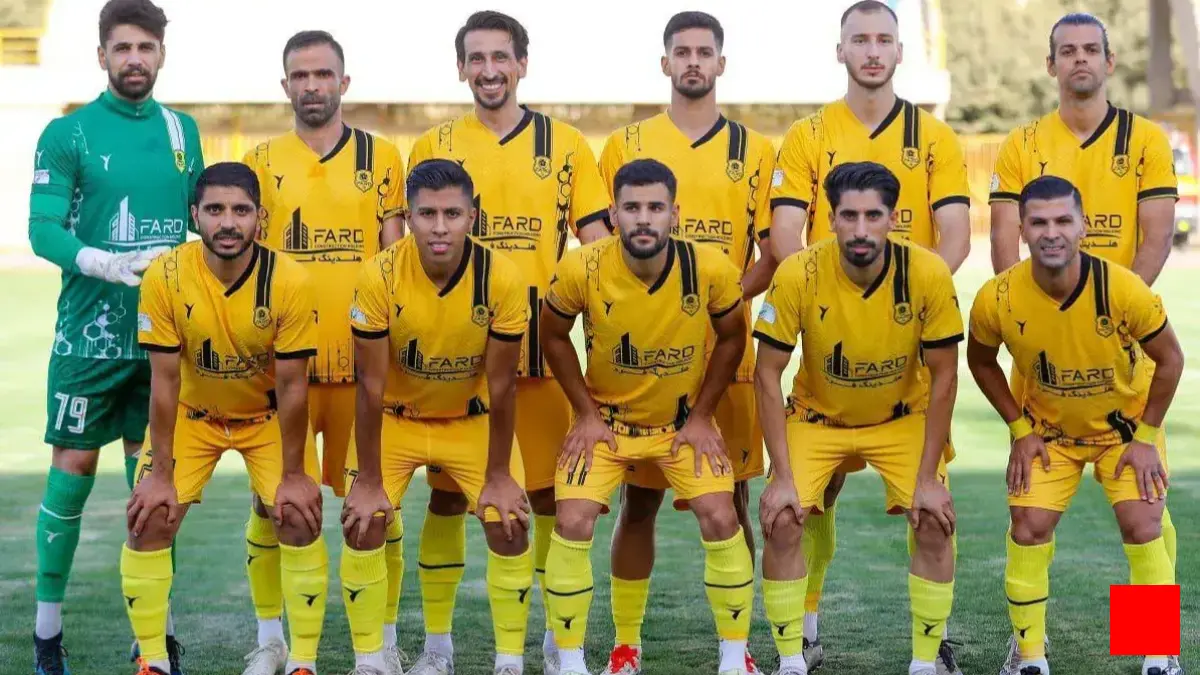 ادای احترام به نادر دست‌نشان در دیدار نساجی و فرد البرز